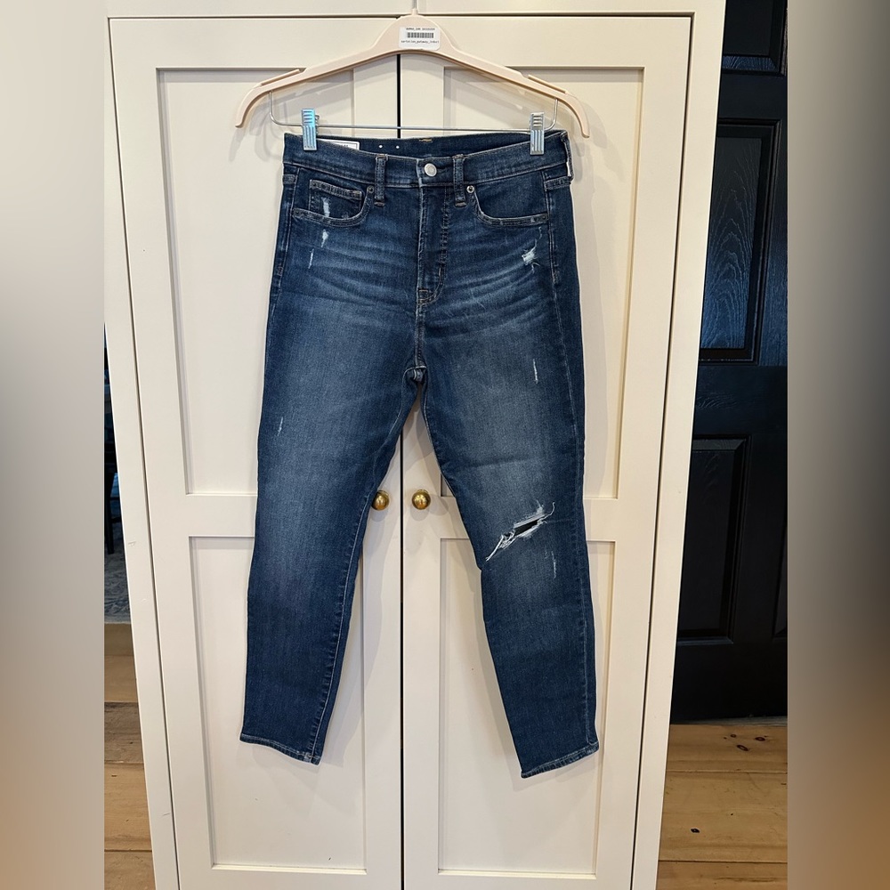 GAP True Skinny Ankle High Rise Jeans, Size 28. Medium Destroyed Wash NEVER WORN